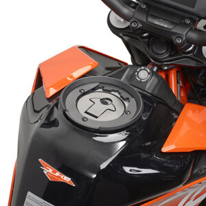 GIVI BF33 – MOCOWANIE TANKLOCK KTM DUKE 125-390 (17 > 18)