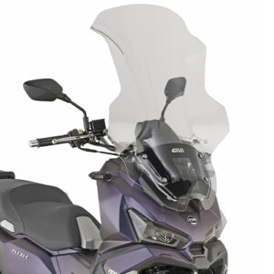 Szyba GIVI D7069ST zamontowana na skuterze SYM ADX 125