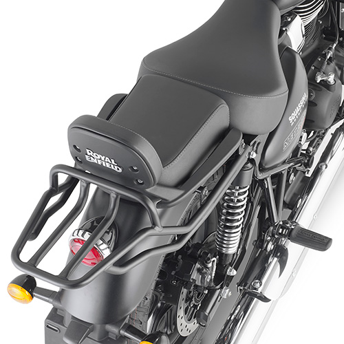 GIVI SR9053 — produkt lub ilustracja montażu; motocykl i dodatkowe wyposażenie sprzedawane osobno