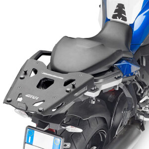 GIVI SRA5138B — ilustracja produktu lub montażu; motocykl i dodatkowe wyposażenie nie są wliczone